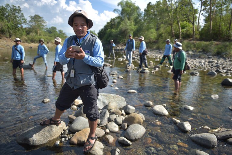 Forest patrollers in Masinloc, Zambales uses USAID and DENR innovation - the Lawin system, to help protect and conserve the Philippines' natural resources.