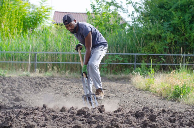 Working the land without using environmentally harmful machines