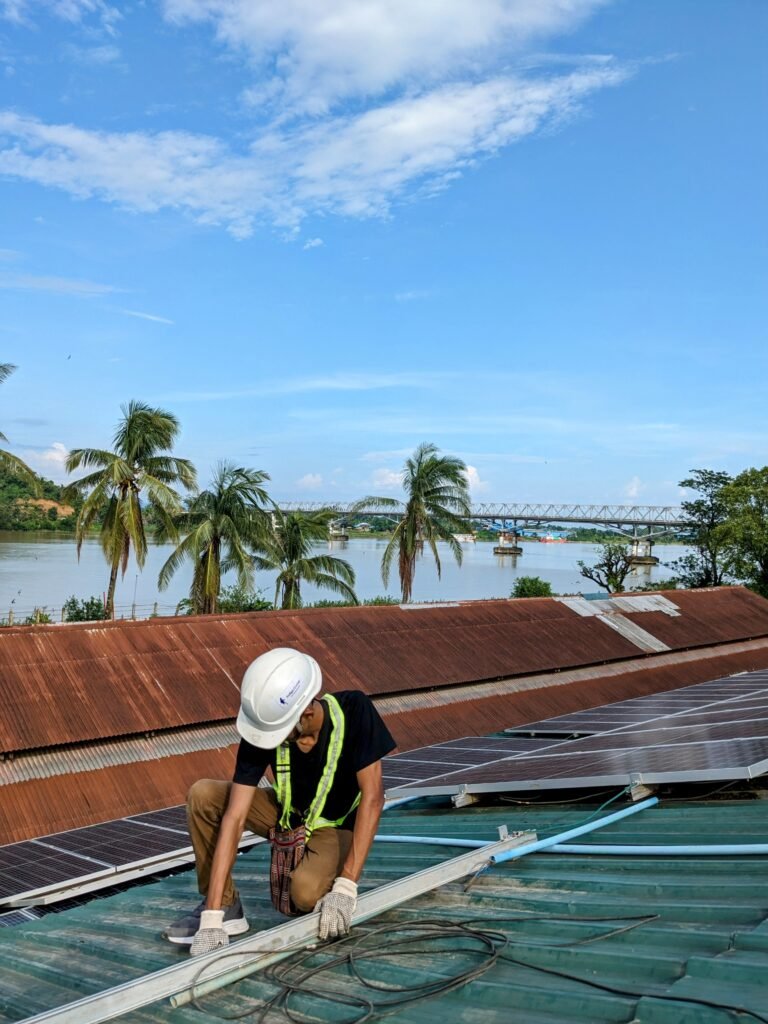 Electrical Engineer providing solar corrective maintenance service